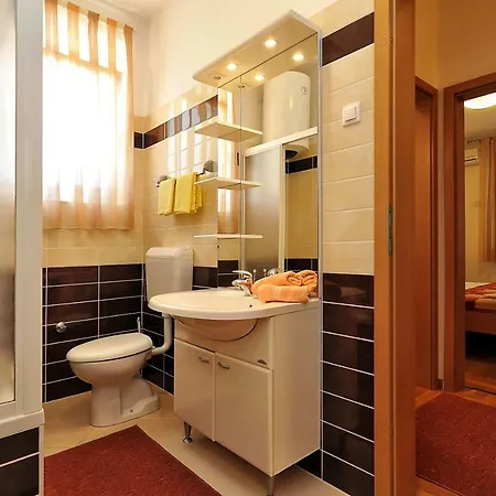 Apartment Fontana 2 *