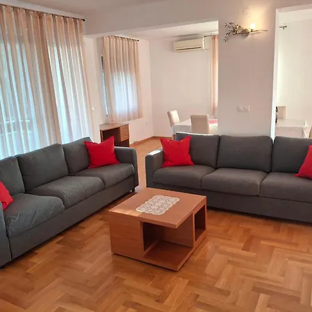 Apartament Fontana 2 *