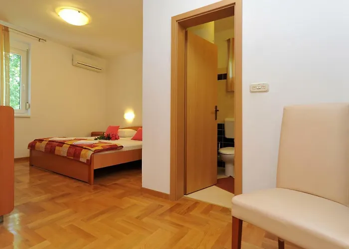 Apartman Fontana 2 *